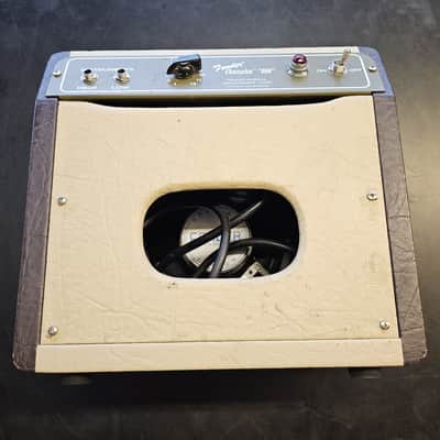 Fender Champion 600 5-Watt 1x6" Guitar Combo - Two-Tone Blonde / Brown image 2