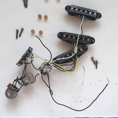 Vintage 1998 CTS Pots Genuine Fender Guitar Aged Relic Loaded Strat Pickups Set Staggered Poles 137xx49 image 5