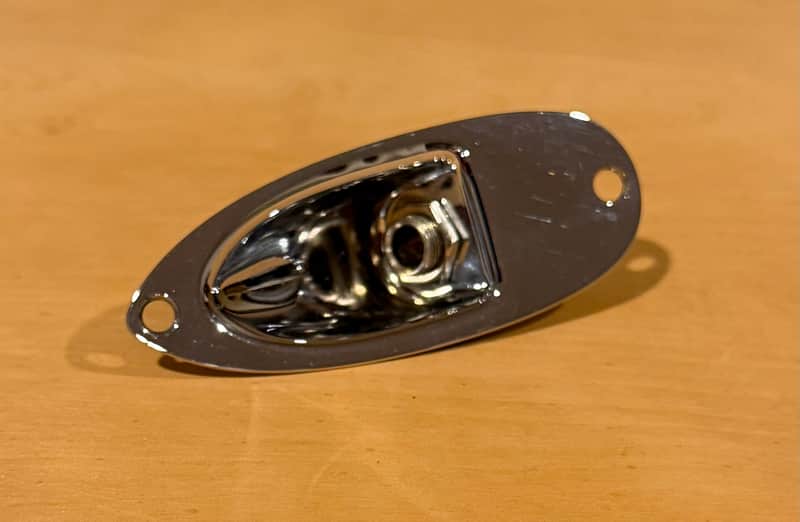 Stratocaster Input Jack - Chrome Finish - Chrome image 1
