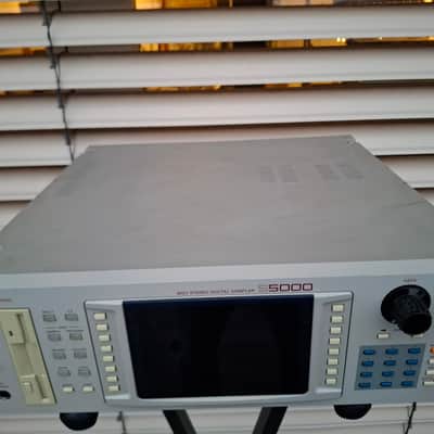 Akai S5000 MIDI Stereo Digital Sampler 1998 - White image 2