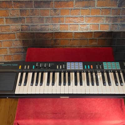 Yamaha PSR-12 Electronic Piano w/ Power Supply image 2