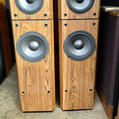 Bic Venturi V830 speakers in excellent condition - 1990's image 1