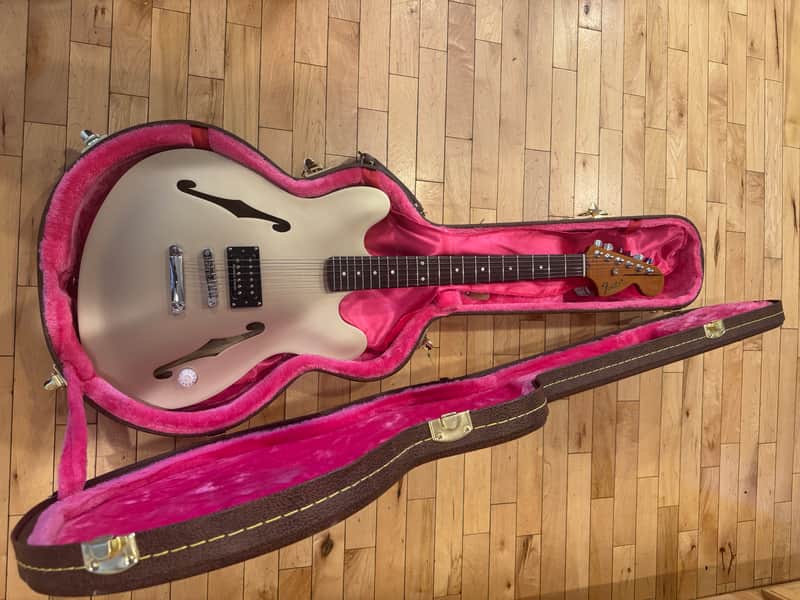 Fender Tom DeLonge Starcaster