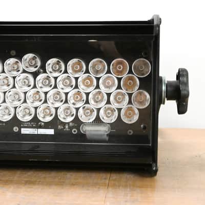 ETC Selador Vivid-R 21" LED Fixture CG014YR image 2