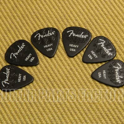 198-3351-506 (6)  Fender Wavelength Celluloid Heavy Picks 351 Black