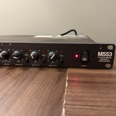 JBL M553 Stereo/ Mono Variable Crossover Working image 3