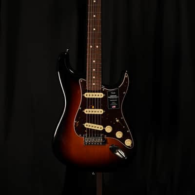 Fender American Professional II Stratocaster with Rosewood Fretboard 2020 - Present - 3-Color Sunburst image 3