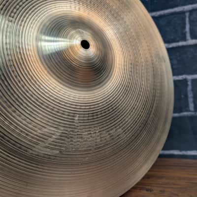 Zildjian A Series 16" Medium Thin Crash Cymbal – Classic Avedis Sound – Fast, Bright, Versatile Crash image 4