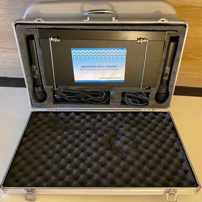 Bose AK-339 VHF Dual Channel Wireless Microphone System W/Case image 1