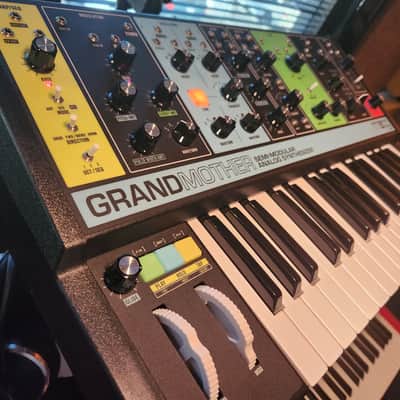 Moog Grandmother 32-Key Semi-Modular Analog Synthesizer 2022 - Black / Multi-Colored Panel