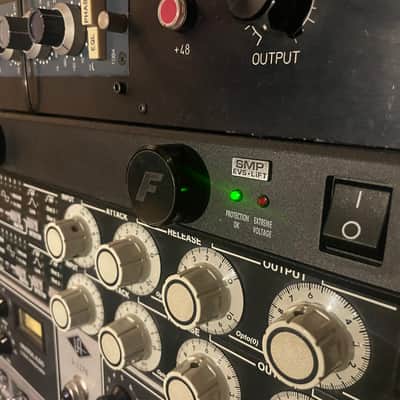 FURMAN PL-8CE Power Conditioner with Front Lights 10A image 4