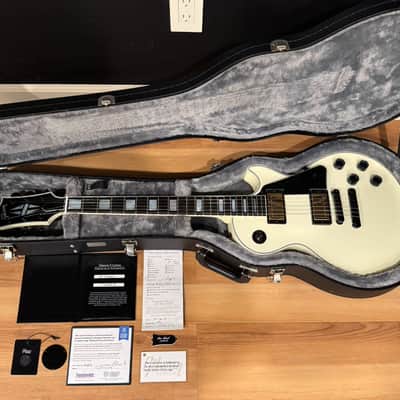 Gibson Les Paul Custom 2021 Alpine White - Mint/Excellent Condition - Black Hardware - 2019 - Present image 8