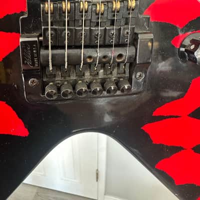 Hamer Vector Flying V 1985 - Red and Black Zulu Bengal Tiger Finish Electric GUI image 12
