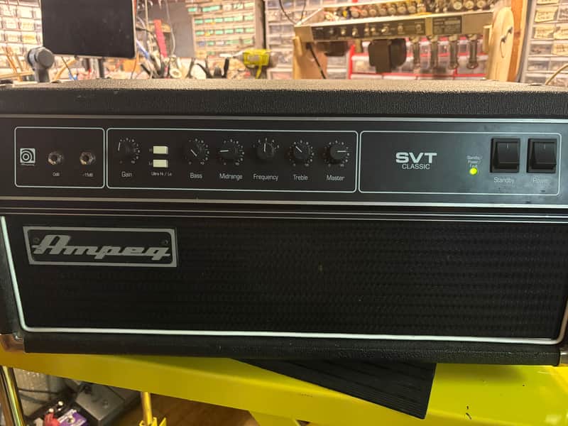 Ampeg SVT-CL Classic Series 300-Watt Tube Bass Amp Head 2000