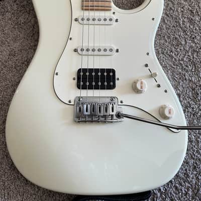 Suhr Standard HSS with Maple Fretboard 2018 - 2019 - Olympic White image 1
