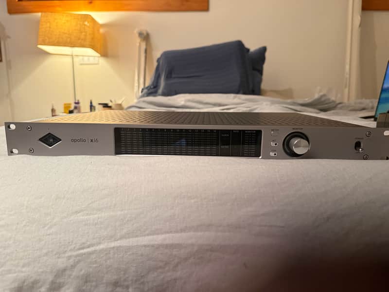 Universal Audio Apollo x16 Gen 2 Thunderbolt Audio Interface Excellent Condition! UAD image 1