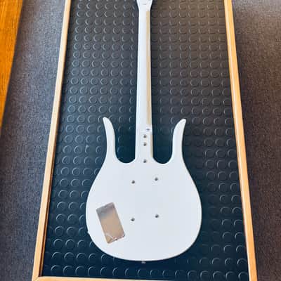 Jerry Jones Baritone / 6 String Bass 88-90 - White image 5