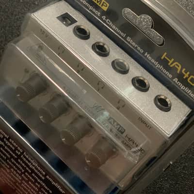 Behringer MicroAMP HA400 4-Channel Headphone Amplifier 2001 - Present - Standard image 1