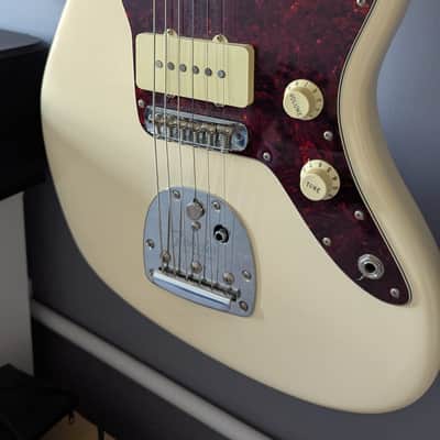 Fender Vintera '60s Jazzmaster with Pau Ferro Fretboard 2019 - 2023 - Olympic White image 5