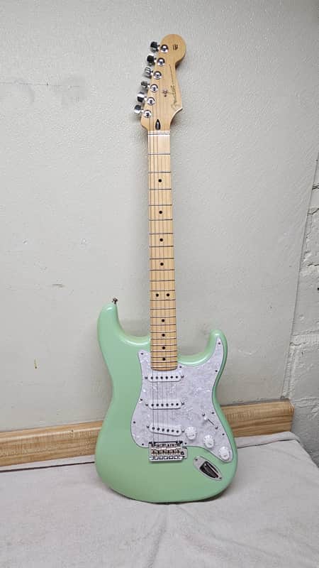 Fender Player Stratocaster 2023 - Surf Pearl image 1
