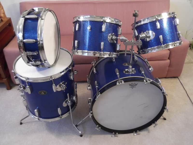 Rogers 5 piece Eagle Badge 1959 Drumset image 1