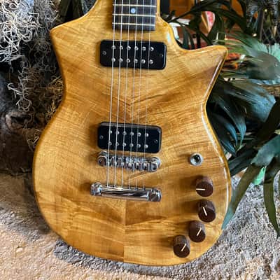 Custom Built Ray Gun J5 Obeche / Maple Burl body Maple / Ebony Neck DiMarzio PUs image 3