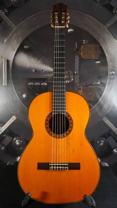 F. Himenes Modelo 300 Japan Classical Guitar w/ Chipboard Case image 1