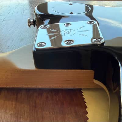 Reverend Double Agent OG MBK (Charger H90) – Mint – w/ Reverend Two-Tone Case – Bass Contour image 14