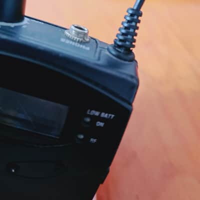 Sennheiser Sennheiser SR300 IEM G2 D (786–822 MHz) + EW300 IEM G2 Bodypack Receiver | Rack Mount | Professional Set image 21