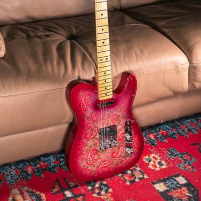 Fender Custom Shop Vintage Custom '68 Telecaster NOS in Pink Paisley, Pre-Owned image 2