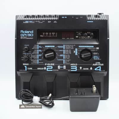 Roland GR-30 Guitar Synthesizer With Power Supply Guitar Effect Pedal AK93946