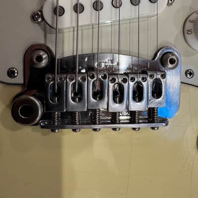 2025 G&L USA Custom Shop Icon Inspired Jimi Hendrix Legacy in Vintage White light Relic, reverse headstock, SSL2 pickups with Custom Shop Deluxe Gig Big! image 8