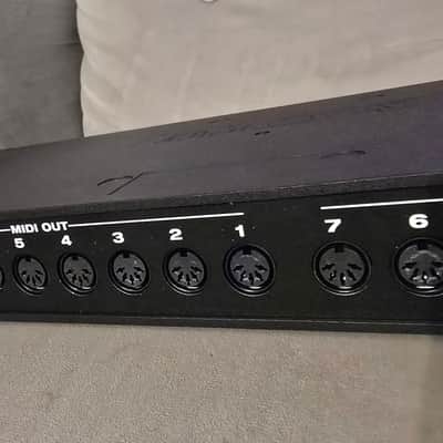 MOTU MIDI Express XT USB MIDI Interface 2017 - Present - Black image 6