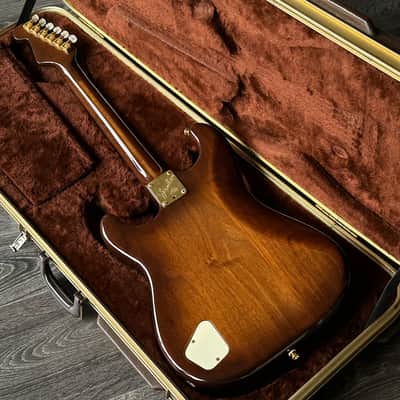 1983 Fender Elite Stratocaster Walnut Body & Neck Excellent with Original Case image 13