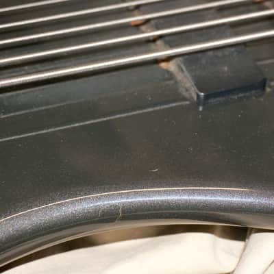 Peavey GV 5-string Bass Guitar Black * Graphite Neck * - For The Locals image 10