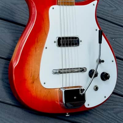 Rickenbacker 425 1967 - a very rare & stunning Fireglo 425 w/a cool factory Boyd Vibrato ! image 3