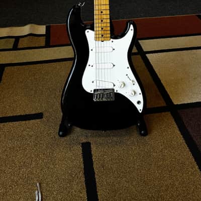Squier  Bullet  1983-1984 - Black MIJ image 3