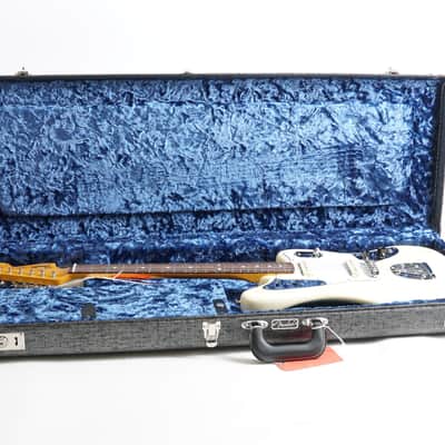 Fender Johnny Marr Jaguar 6-String Right-Handed Electric Guitar with Maple Neck and Rosewood Fingerboard (Metallic KO) image 5