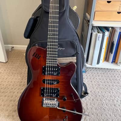 Godin xtSA 2010s - Light Burst with free Roland GR 33