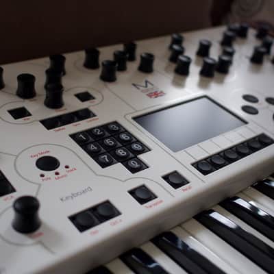Modal Electronics 001 Hybrid Digital / Analog 2-Voice Synthesizer 2010s - White image 4