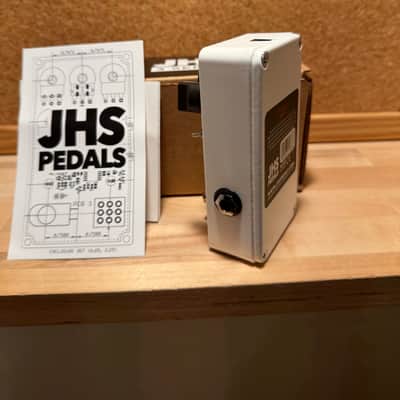 JHS 3 Series Harmonic Trem 2022 - Present - White image 4