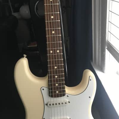 Fender Standard HSS Stratocaster with Rosewood Fretboard 2008 Olympic White image 4