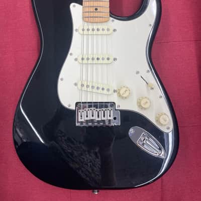 Squier Standard Stratocaster with Maple Fretboard 2004 - Black Metallic image 2
