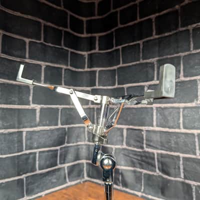 Double‑Braced Snare Drum Stand • Chrome • Stable • Like‑New • 17"–22" Basket Height image 5