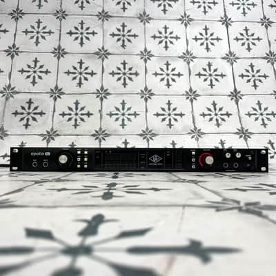 Universal Audio Apollo 8p QUAD Thunderbolt 2 Audio Interface image 1