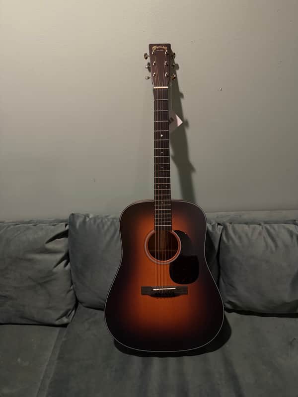 Martin D-18 Standard