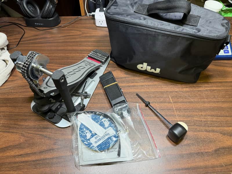 Drum Workshop DW 9000 Single Pedal w/Case - NOB image 1