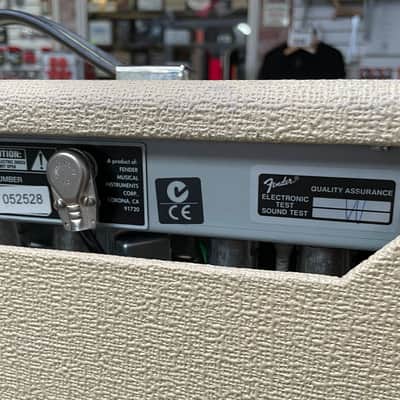 Fender Custom Shop '65 Deluxe Reverb-Amp "Australia Edition" 2005 - Blonde image 15
