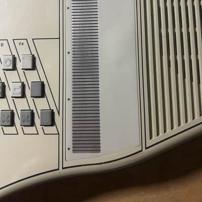 Suzuki OM-84 Omnichord 1984 - Ivory image 8