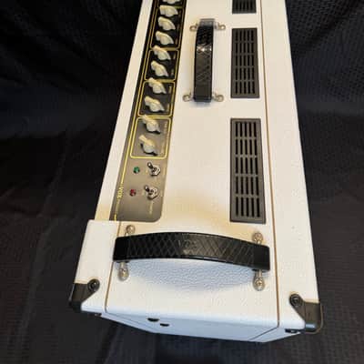 Vox AC 30C2, 30-Watt, 2 x 12" Guitar Combo Amp Limited Edition White Bronco image 9